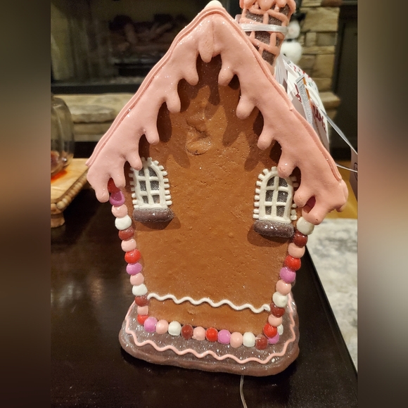 Valentines Gingerbread House-NWT - Picture 5 of 8